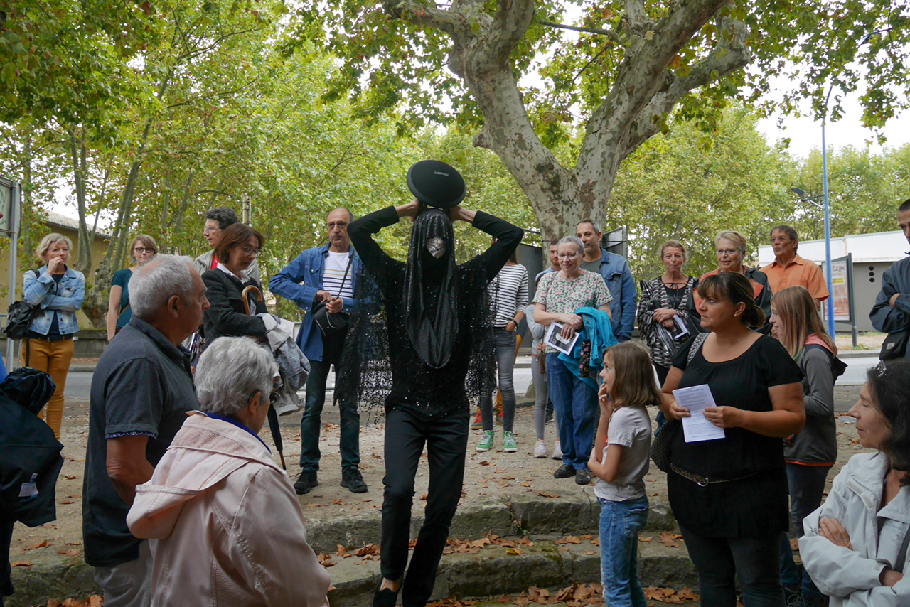 Vifs&nbsp;! Une danse macabre en son jardin