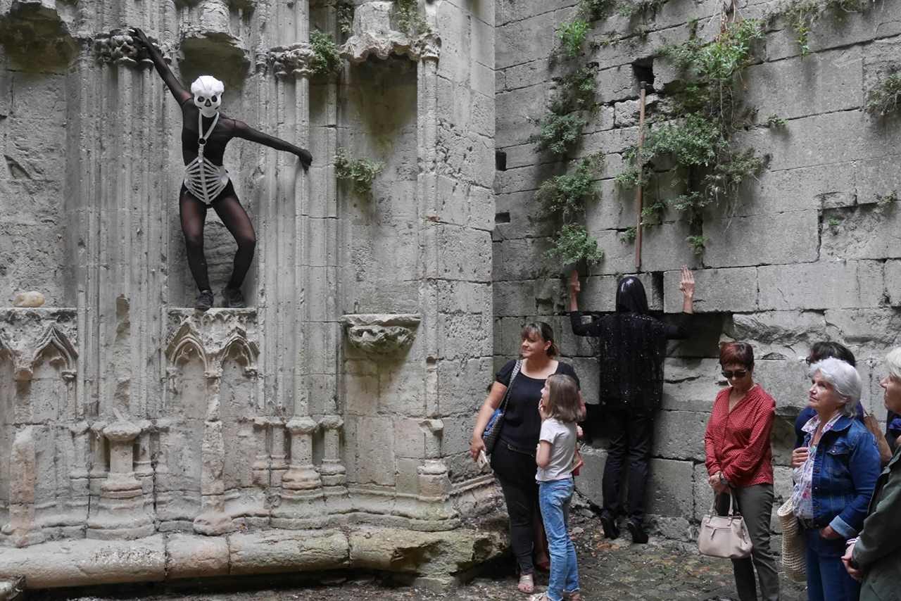 Vifs&nbsp;! Une danse macabre en son jardin